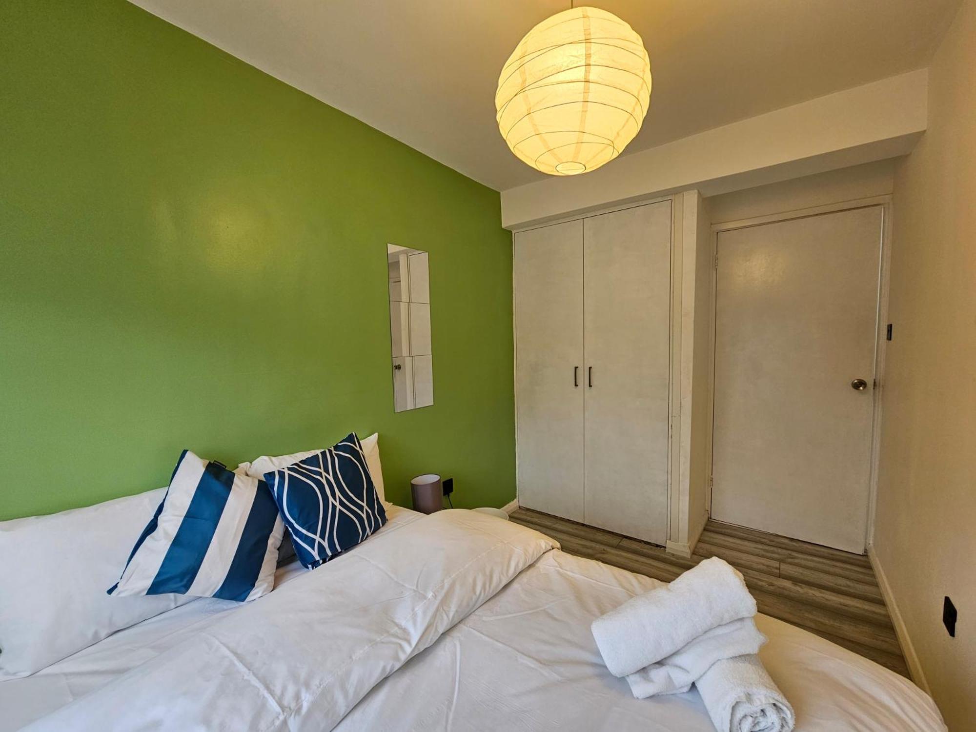 London Mile End Rooms Екстериор снимка